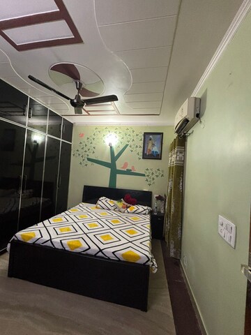 Bedroom in 2 BHK Builder Floor at Sector 38 – for Rent