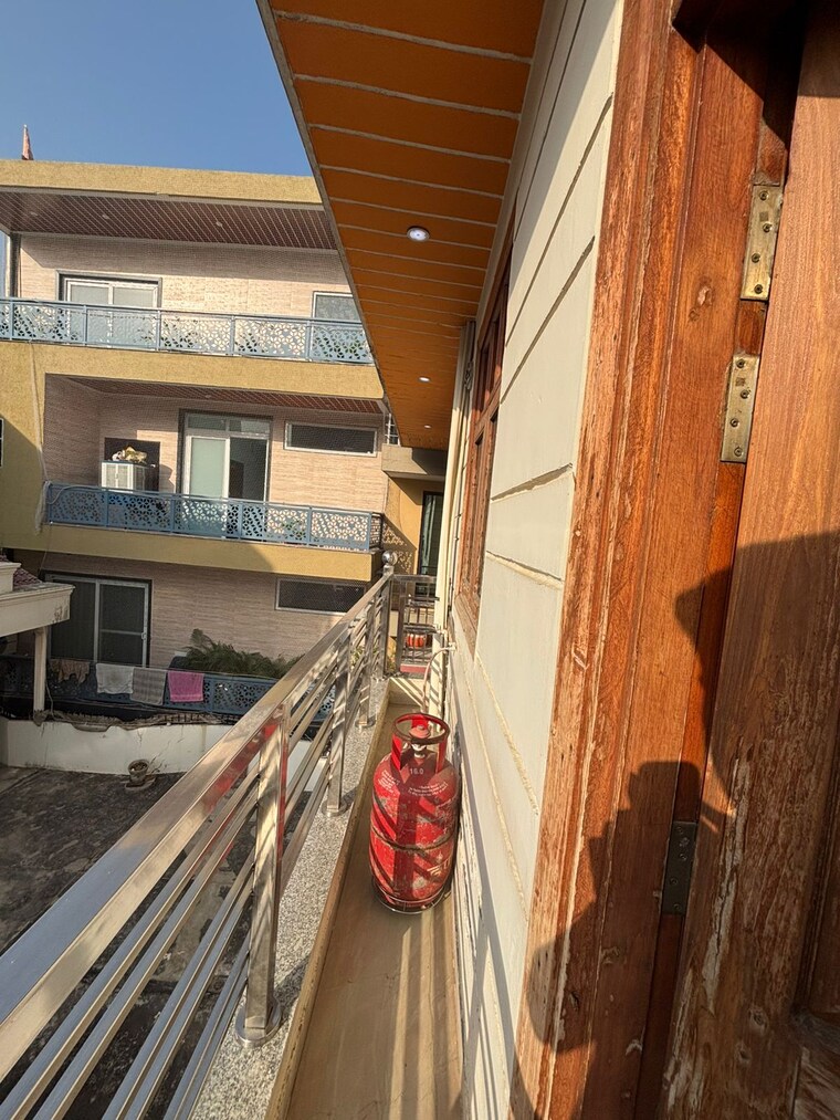 Balcony, sector 38 2 Bedroom 179 Sq.Yd. Builder Floor In Sector 38 Gurgaon 9414993