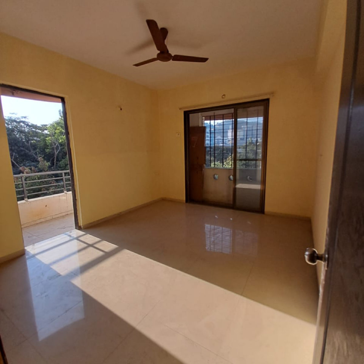 3.5 BHK + Extra Room Apartment For Rent in Prajapati Gaurav