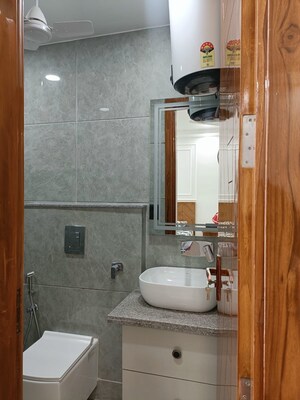 Bathroom in 1 RK Builder Floor at Lajpat Nagar 4 – for Rent