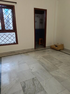 Room in 3 BHK Builder Floor at Uppal Southend, Sector 49 – for Rent