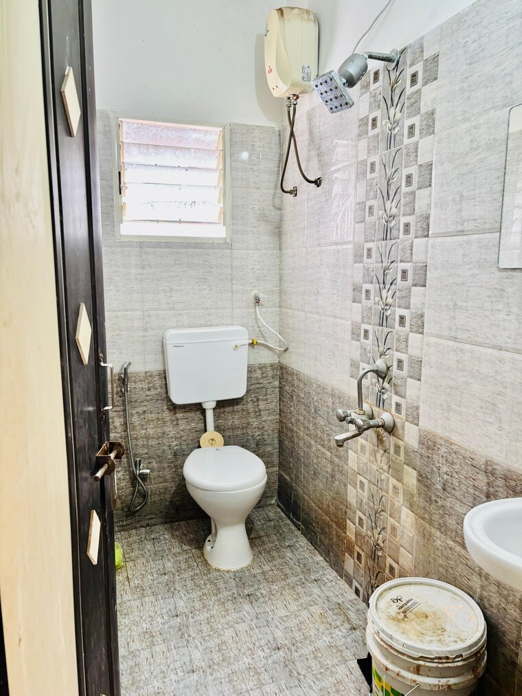 Bathroom, keshav nagar 1 Bedroom 450 Sq.Ft. Apartment In Keshav Nagar Pune 9415197