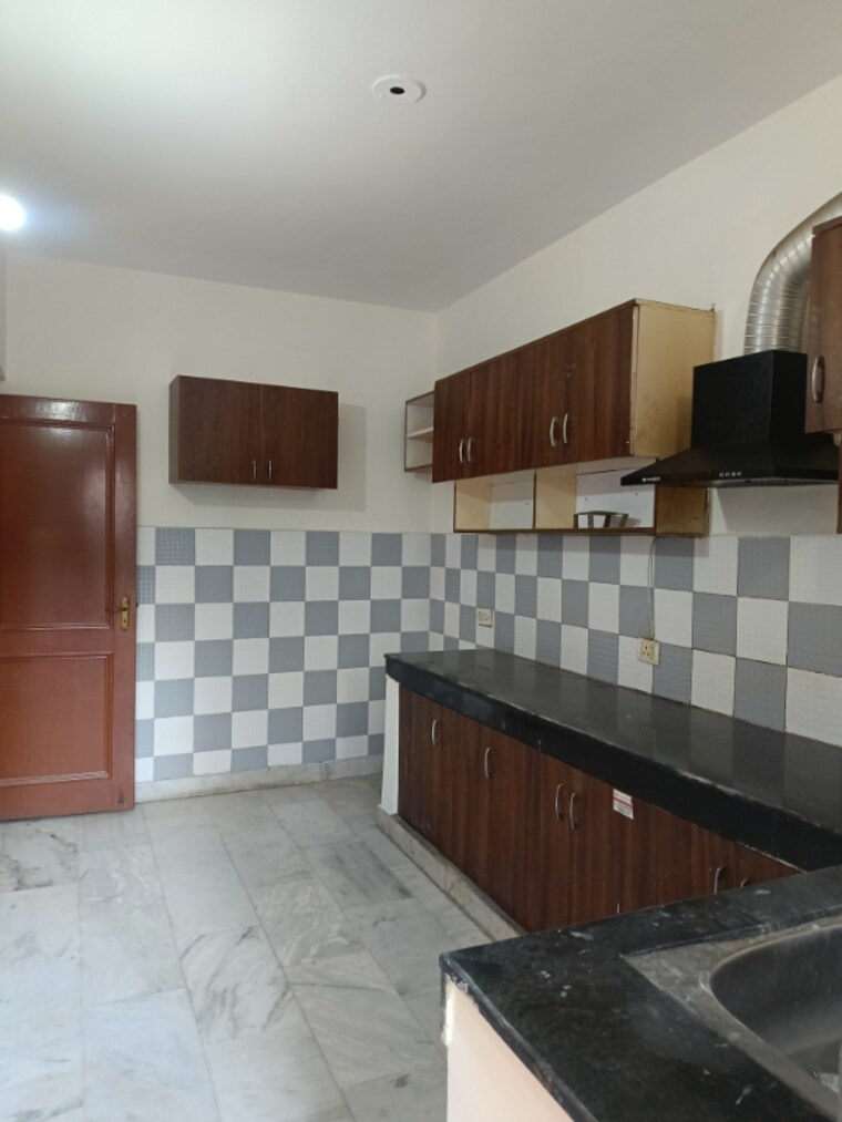 Kitchen, uppal-southend 3 Bedroom 2300 Sq.Ft. Builder Floor In Sector 49 Gurgaon 9415605