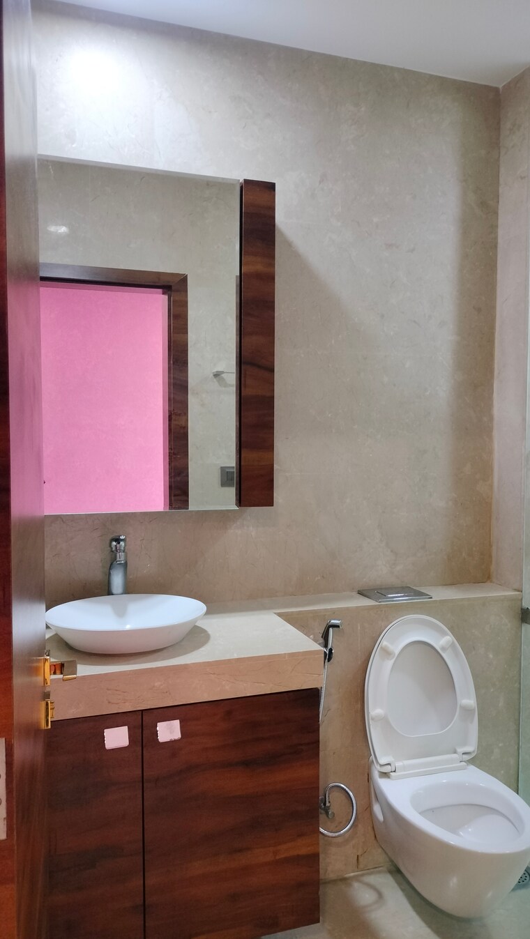 Bathroom, oberoi-exquisite-goregaon 3 Bedroom 1690 Sq.Ft. Apartment In Goregaon East Mumbai 9415260