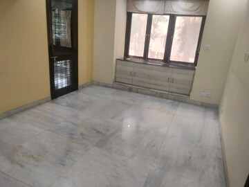 Room in 3 BHK Apartment at Mahalaxmi Apartments Gurgaon, Sector 43 – for Rent