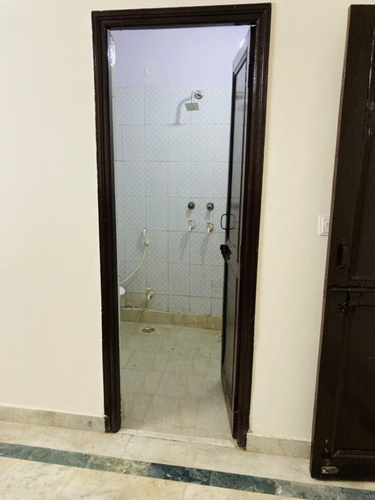 Bathroom, rwa-apartments-sector-19 3 Bedroom 960 Sq.Ft. Independent House In Sector 19 Noida 9415758