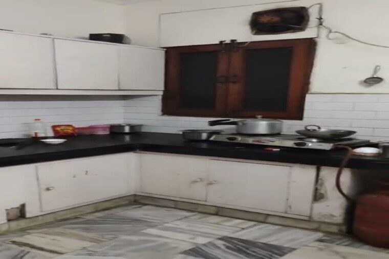 Kitchen, patel nagar 2 Bedroom 806 Sq.Ft. Builder Floor In Patel Nagar Delhi 9415745