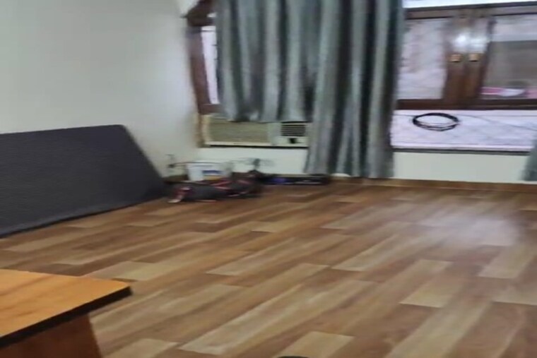 Other, patel nagar 2 Bedroom 806 Sq.Ft. Builder Floor In Patel Nagar Delhi 9415745