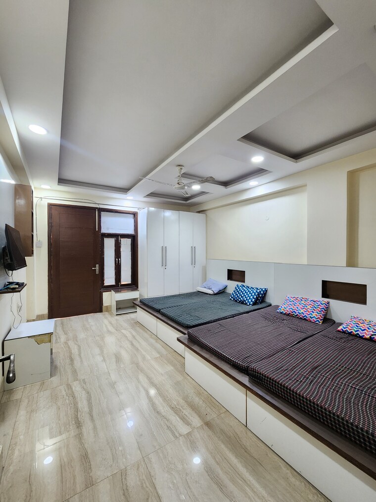 Room, chattarpur 4 Bedroom 1900 Sq.Ft. Apartment In Chattarpur Delhi 9416006