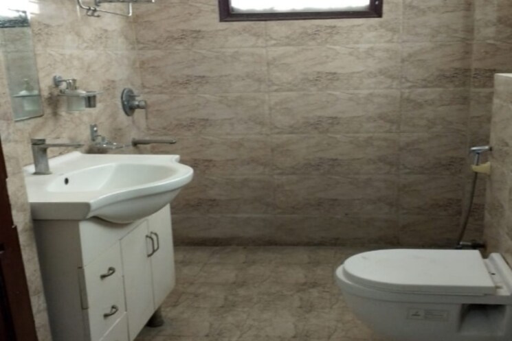 Bathroom, sector 16b greater noida 1 Bedroom 60 Sq.Yd. Independent House In Sector 16b Greater Noida Greater Noida 9416241