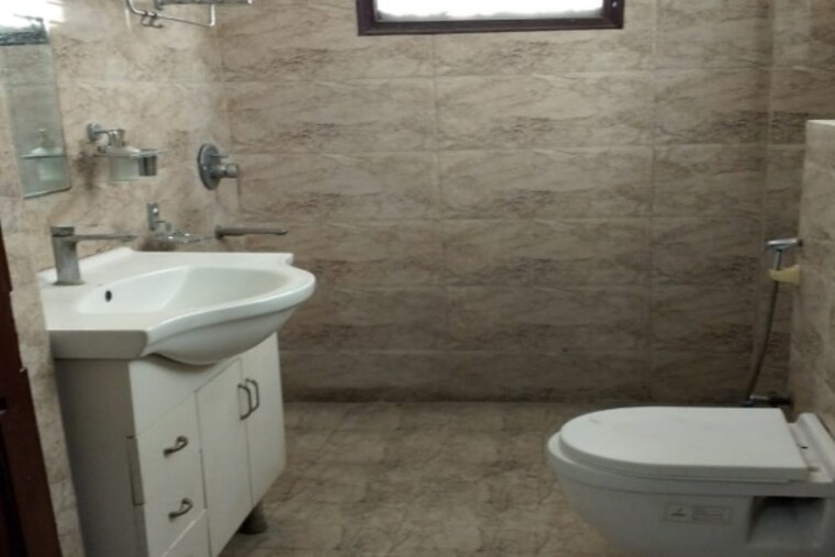 Bathroom, sector 16b greater noida 1 Bedroom 65 Sq.Yd. Independent House In Sector 16b Greater Noida Greater Noida 9416251