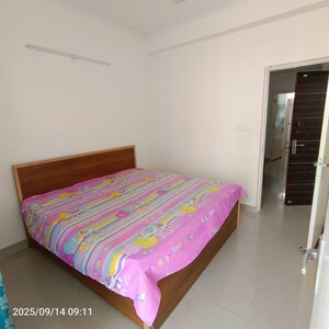 Bedroom in 2 BHK Builder Floor at Sector 104 – for Rent