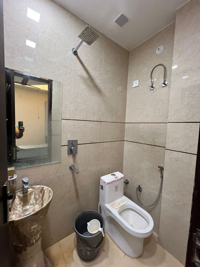 Bathroom, dwarka mor 2 Bedroom 700 Sq.Ft. Builder Floor In Dwarka Mor Delhi 9416492
