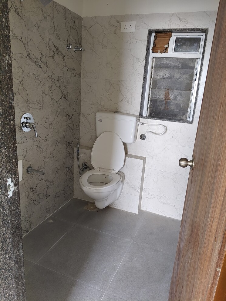 Bathroom, sanghvi-s3-legend 2 Bedroom 694 Sq.Ft. Apartment In Tardeo Mumbai 9416538
