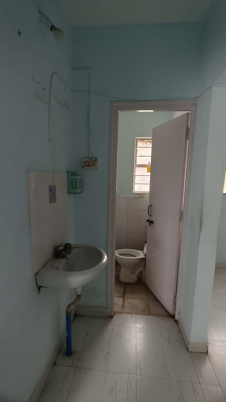 Bathroom, somnath nagar 1 Bedroom 750 Sq.Ft. Apartment In Somnath Nagar Pune 9416536