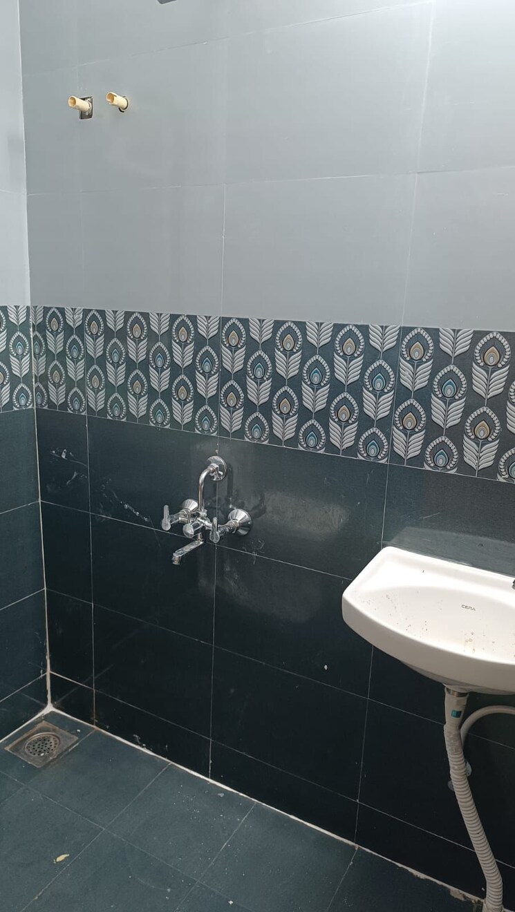 Bathroom, somnath nagar 1 Bedroom 750 Sq.Ft. Apartment In Somnath Nagar Pune 9416536