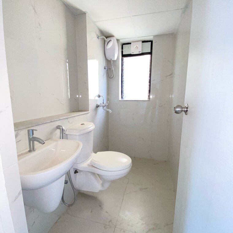 Bathroom, runwal-gardens-phase-2 2 Bedroom 657 Sq.Ft. Apartment In Kalyan Shilphata Road Thane 9416582