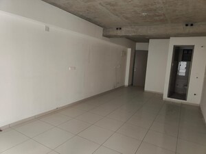 Room in  Office Space at Sun Westbank, Navrangpura – for Rent