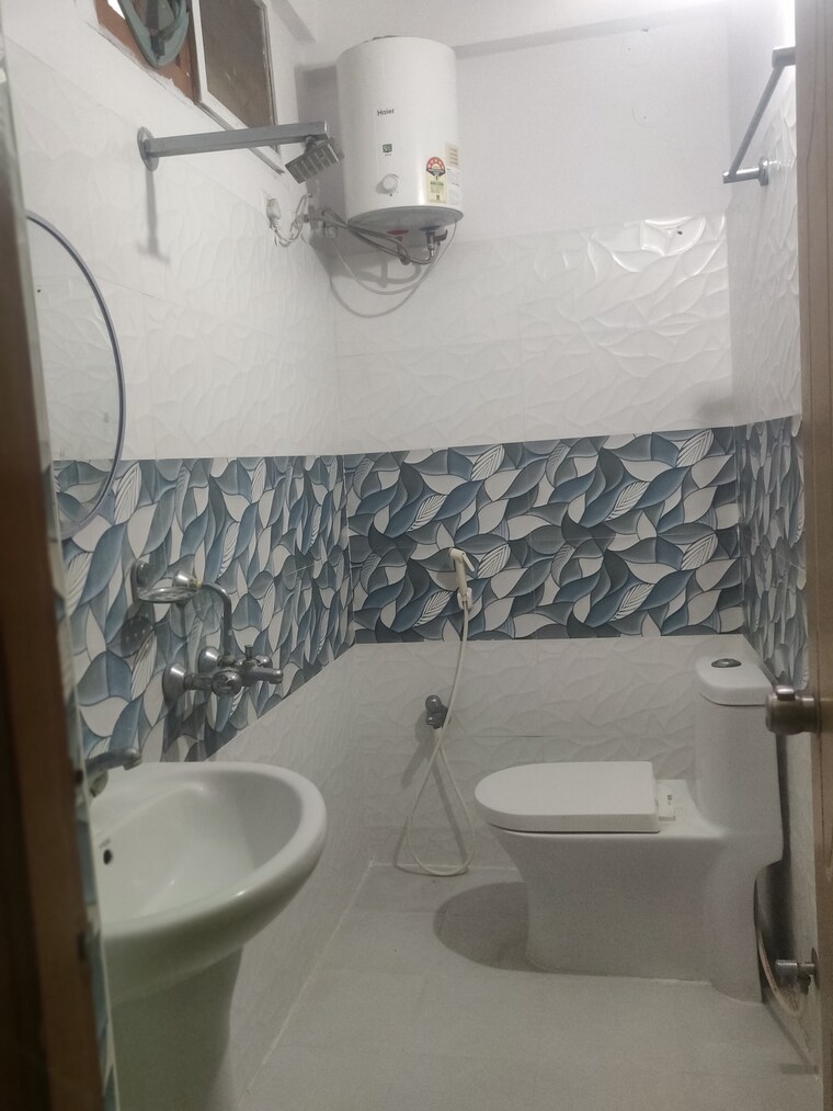 Bathroom, hill-view-banjara-hills 1 Bedroom 500 Sq.Ft. Apartment In Banjara Hills Hyderabad 9416825