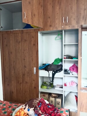 Furnished Amenities in 2 BHK Apartment at Sector 16c Greater Noida – for Rent