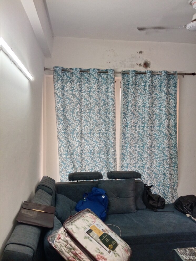 Living Room, sector 16c greater noida 2 Bedroom 1000 Sq.Ft. Apartment In Sector 16c Greater Noida Greater Noida 9416810