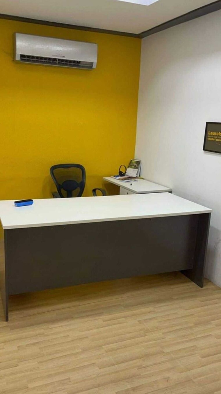 Bedroom, mg road Commercial Office Space 1300 Sq.Ft. In Mg Road Indore 9416677