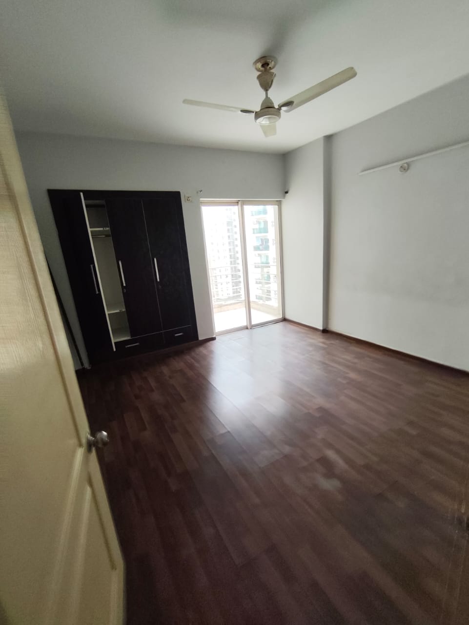2 BHK Apartment For Rent in Paras Seasons Sector 168 