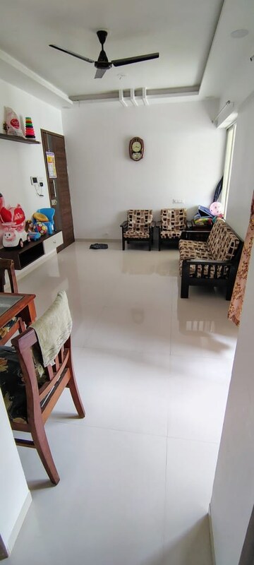 Team Area in 2 BHK Apartment at Bhakti Elysia Apartments, Wakad – for Rent