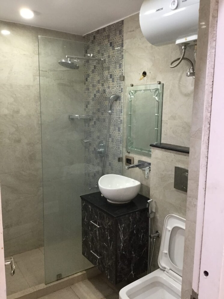 Bathroom, park-royal-apartment 3.5 Bedroom 2250 Sq.Ft. Apartment In Sector 56 Gurgaon 9416944