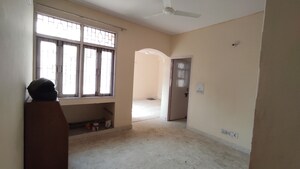 Room in 3.5 BHK Apartment at Park Royal Apartment, Sector 56 – for Rent