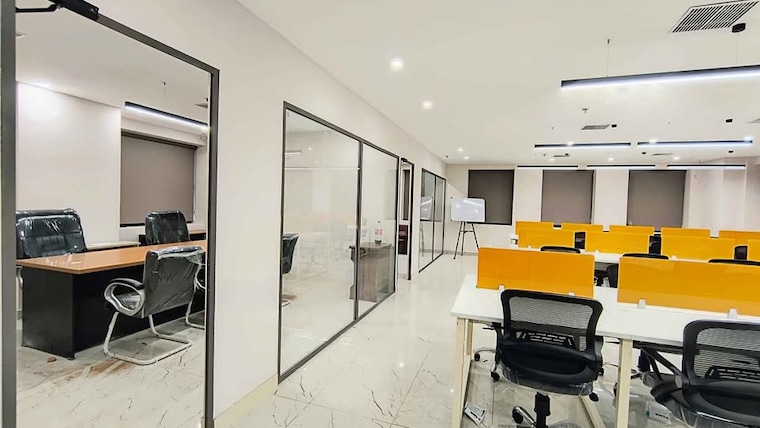 Team Area, mg road Commercial Office Space 1500 Sq.Ft. In Mg Road Indore 9416937