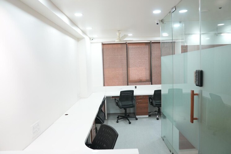 Team Area, goyal-palladium Commercial Office Space 685 Sq.Ft. In Makarba Ahmedabad 9416932