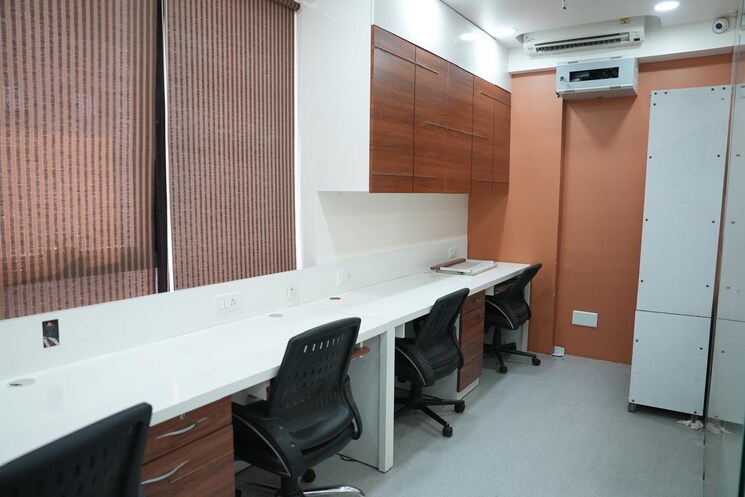 Team Area, goyal-palladium Commercial Office Space 685 Sq.Ft. In Makarba Ahmedabad 9416932
