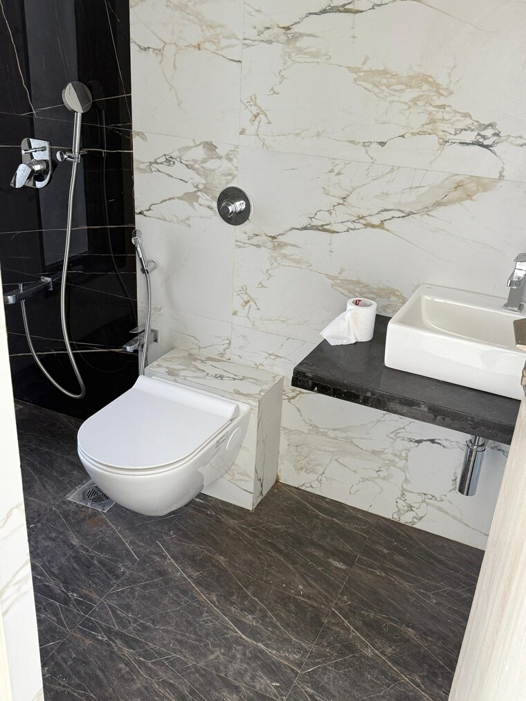 Bathroom, matunga west 2 Bedroom 762 Sq.Ft. Apartment In Matunga West Mumbai 9417062