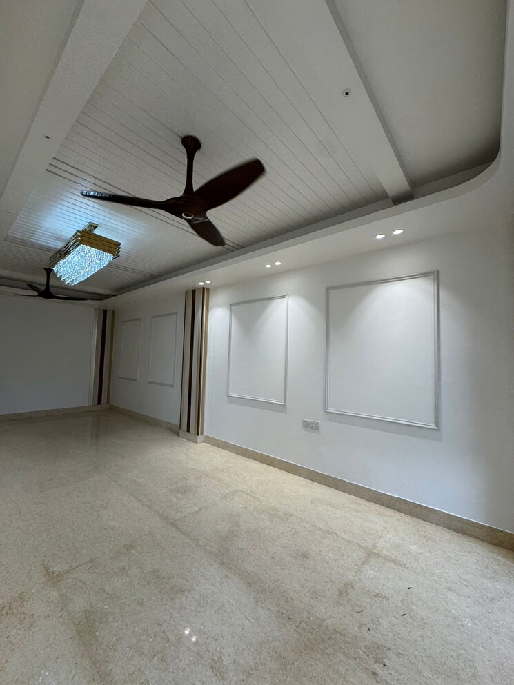 Room, lajpat nagar iii 3 Bedroom 200 Sq.Yd. Builder Floor In Lajpat Nagar Iii Delhi 9417073