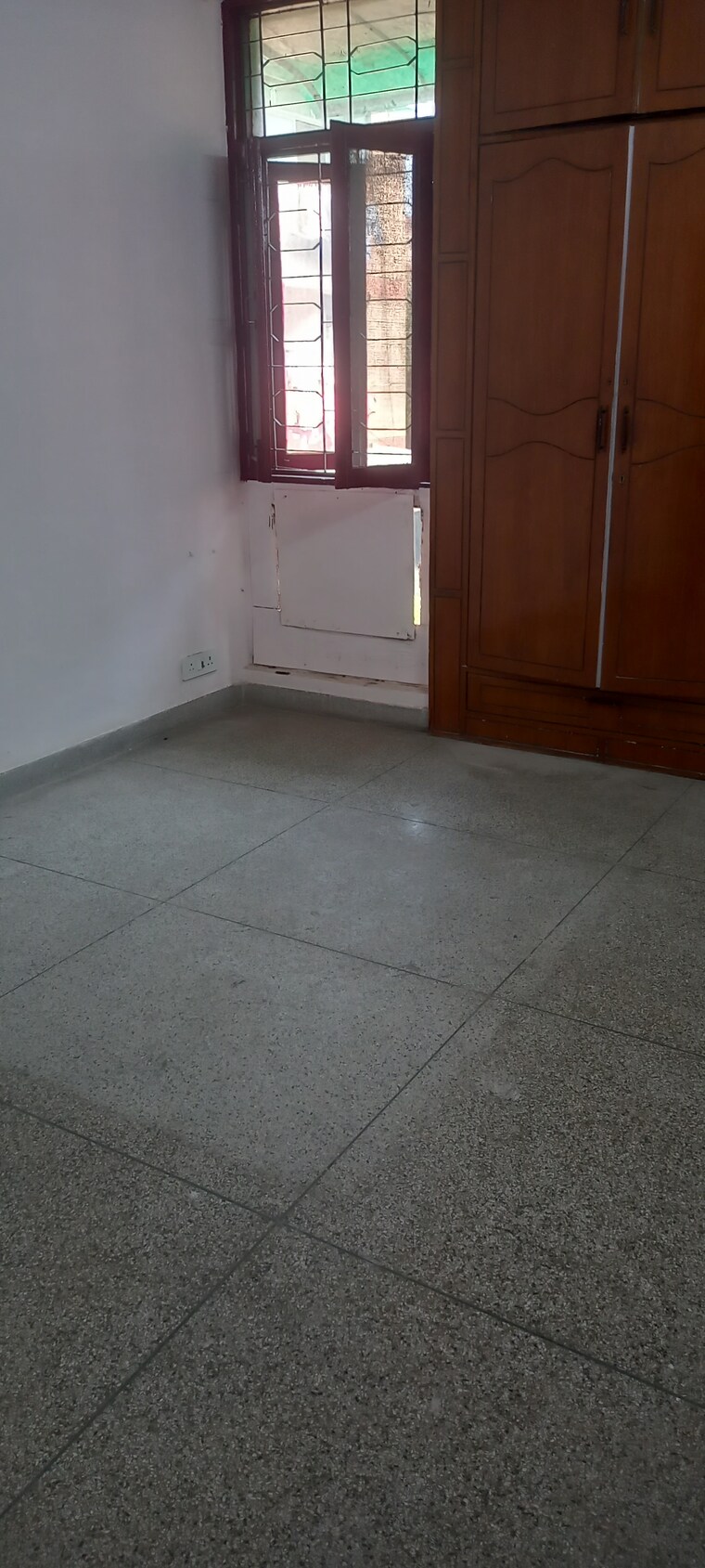 Room, ip extension 2 Bedroom 950 Sq.Ft. Apartment In Ip Extension Delhi 9417105