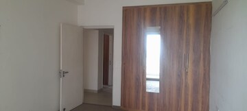 Room in 3 BHK Apartment at Emaar Palm Gardens, Sector 83 – for Rent