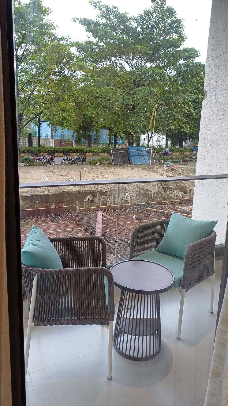 Balcony, oro-constella 5 Bedroom 4395 Sq.Ft. Penthouse In Sushant Golf City Lucknow 9417137