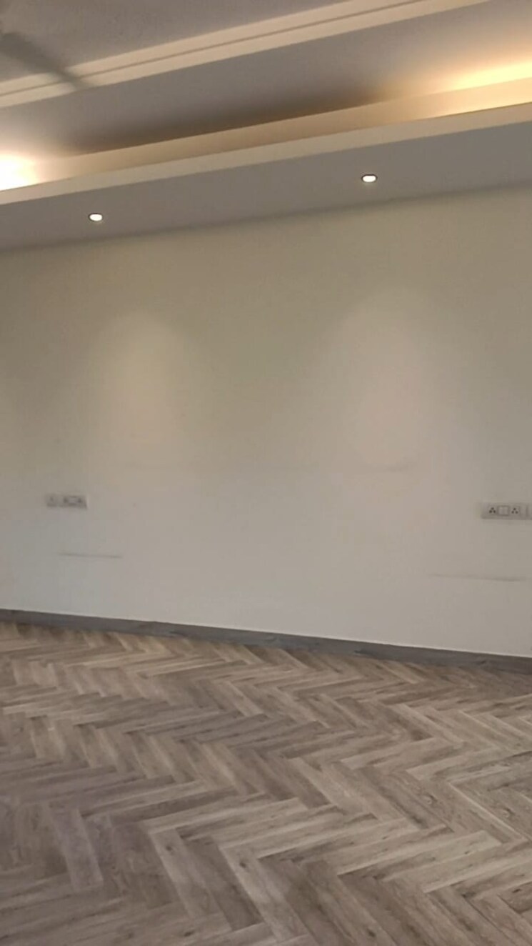 Room, lajpat nagar iii 3 Bedroom 200 Sq.Yd. Builder Floor In Lajpat Nagar Iii Delhi 9417109