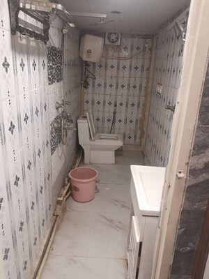 Bathroom in 1 BHK Builder Floor at Kamras Apartment, Indrapuram – for Rent