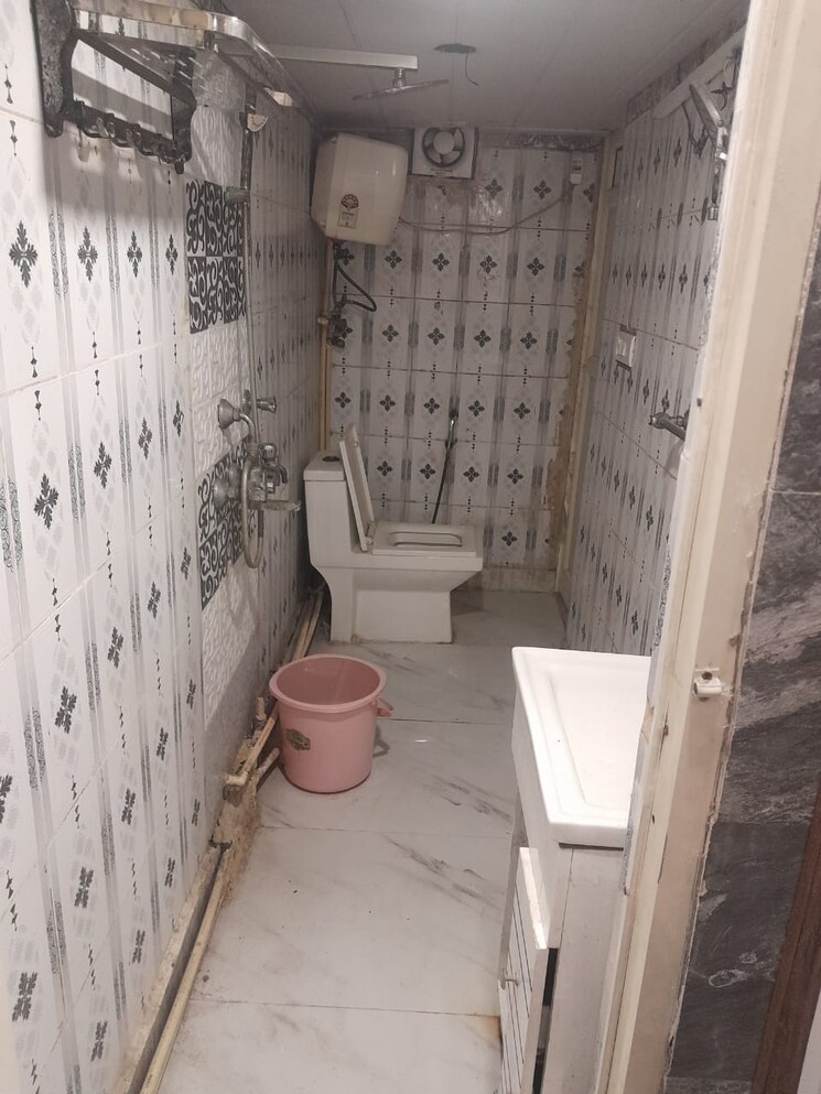 Bathroom, kamras-apartment 1 Bedroom 600 Sq.Ft. Builder Floor In Indrapuram Ghaziabad 9417170