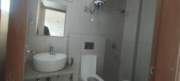 Bathroom in 5 BHK Apartment at SS Linden, Sector 84 – for Rent