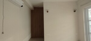 Room in 5 BHK Apartment at SS Linden, Sector 84 – for Rent