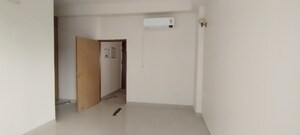Room in 5 BHK Apartment at SS Linden, Sector 84 – for Rent