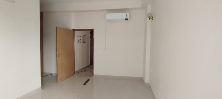 Room, ss-linden 5 Bedroom 3420 Sq.Ft. Apartment In Sector 84 Gurgaon 9417207