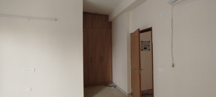 Room, ss-linden 5 Bedroom 3420 Sq.Ft. Apartment In Sector 84 Gurgaon 9417207