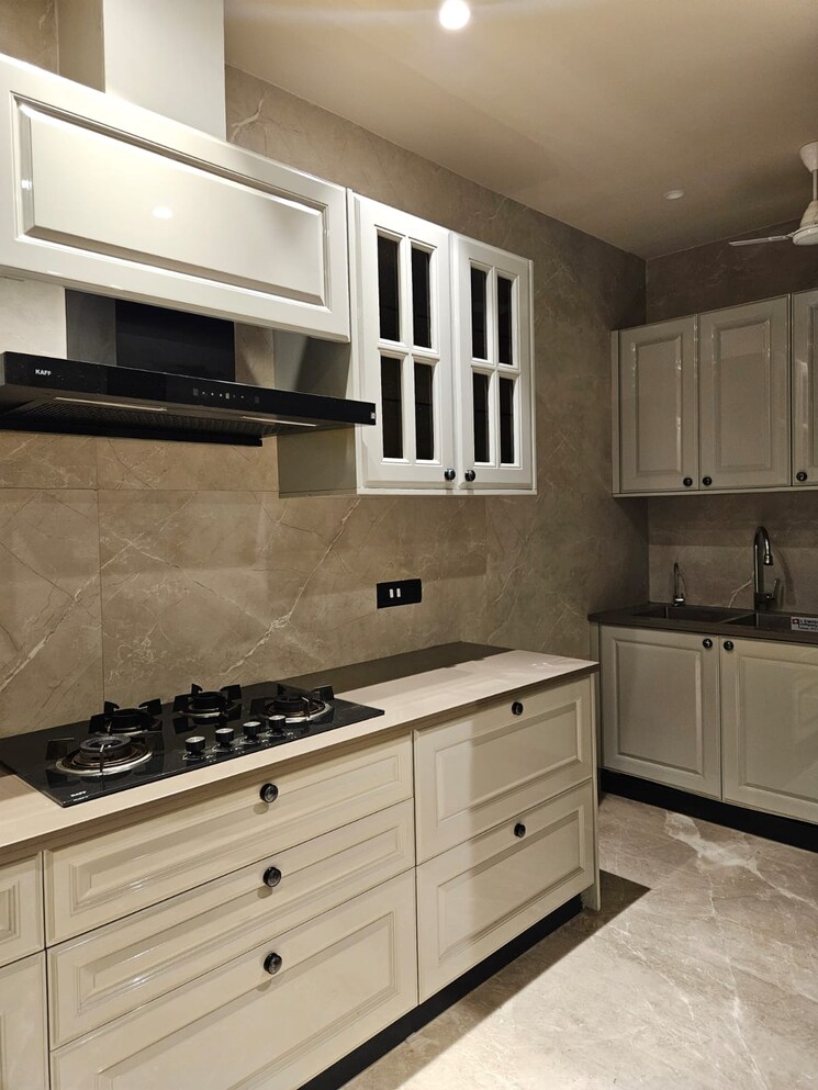 Kitchen, lajpat nagar iii 3 Bedroom 200 Sq.Yd. Builder Floor In Lajpat Nagar Iii Delhi 9417169