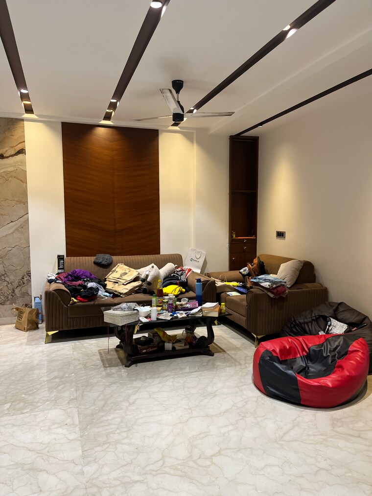  Parking, sushant-vyapaar-kendra 3 Bedroom 1745 Sq.Ft. Builder Floor In Dlf Phase iv Gurgaon 9417234