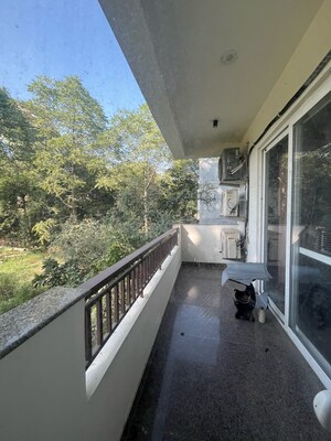 Balcony in 3 BHK Builder Floor at Sushant Vyapaar Kendra, Dlf Phase iv – for Rent