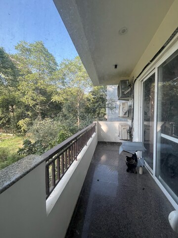 Balcony in 3 BHK Builder Floor at Sushant Vyapaar Kendra, Dlf Phase iv – for Rent